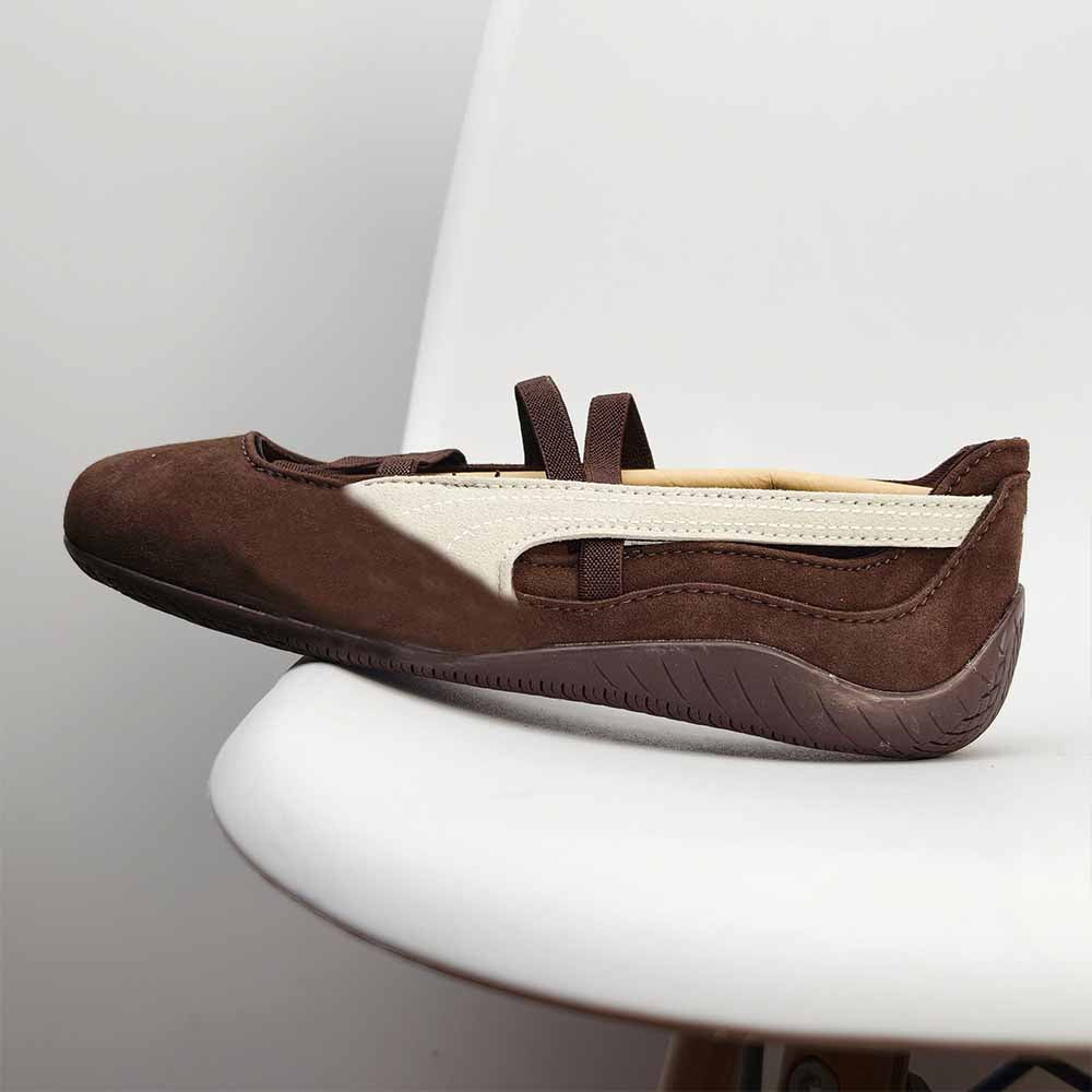 Women's new comfortable thin-soled ballet shoes have a shoe box