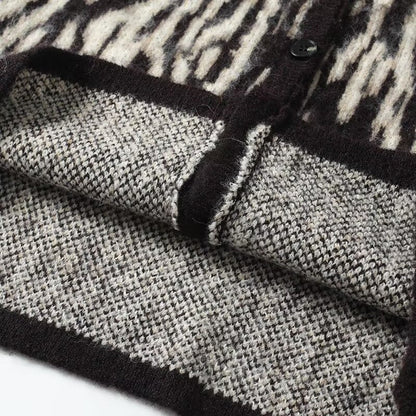 Women's new fashion V-neck buckle striped knitted vest