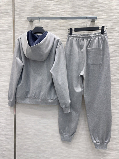 Women's new coat can wear hooded coat+trousers suit on both sides.