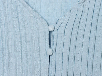 Women's contrasting embroidered V-neck shirt