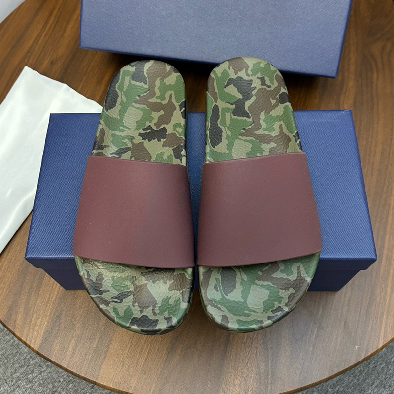 New leisure Joker comfortable non-slip beach sandals and slippers have a shoe box