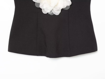 Women's contrasting flower decoration strapless top