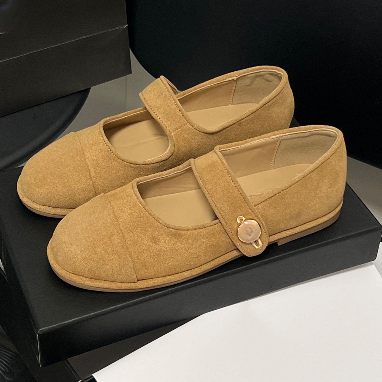 Women's new frosted flat shoes