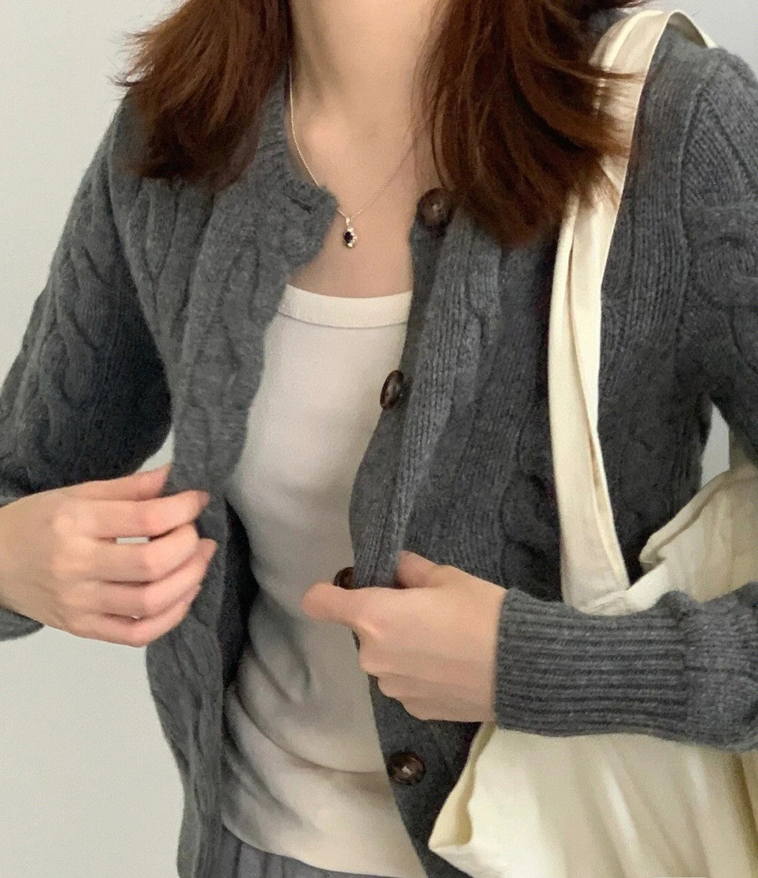 Women's new embroidered wool round neck knitted cardigan sweater