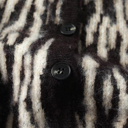 Women's new fashion V-neck buckle striped knitted vest