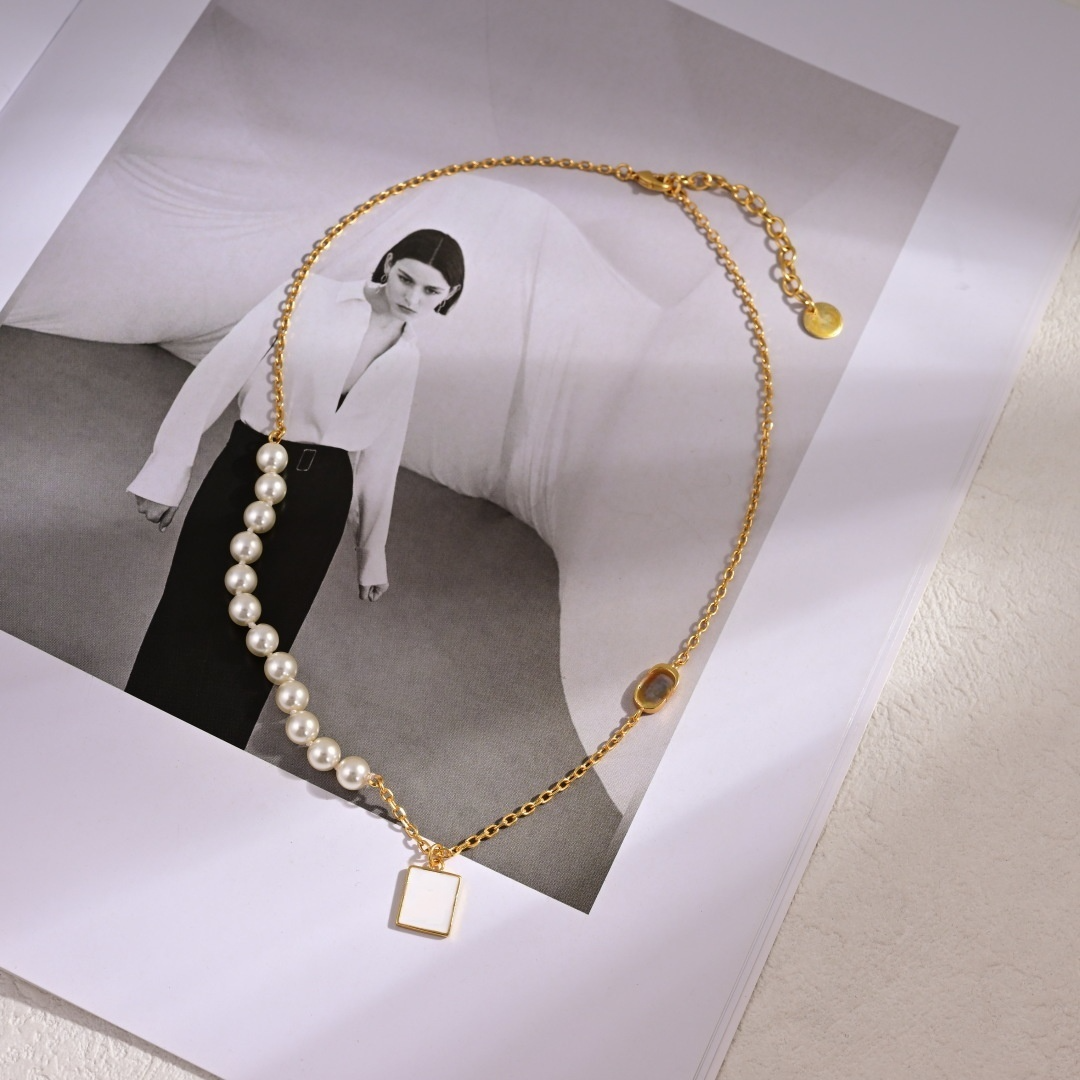 Women's new Joker Golden temperament clavicle necklace