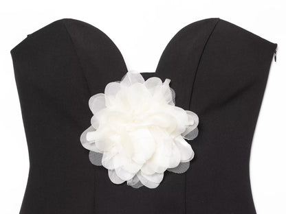 Women's contrasting flower decoration strapless top
