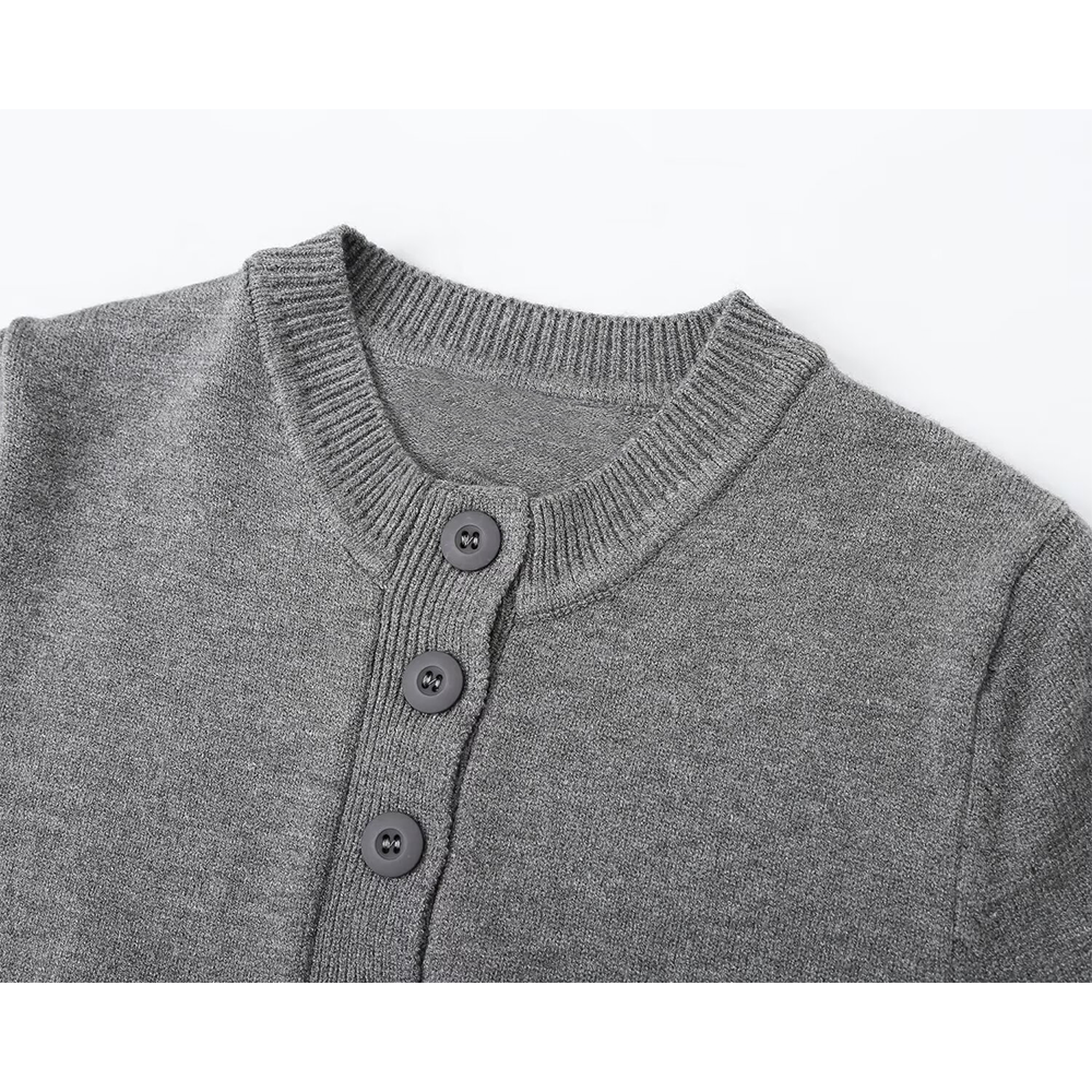 Women's short sleeved breasted knitted top