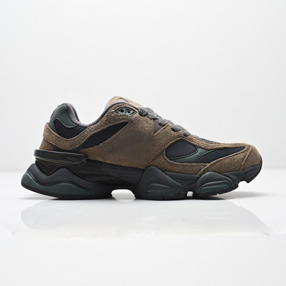 Women's new lace-up increased leisure sports shoes have a shoe box