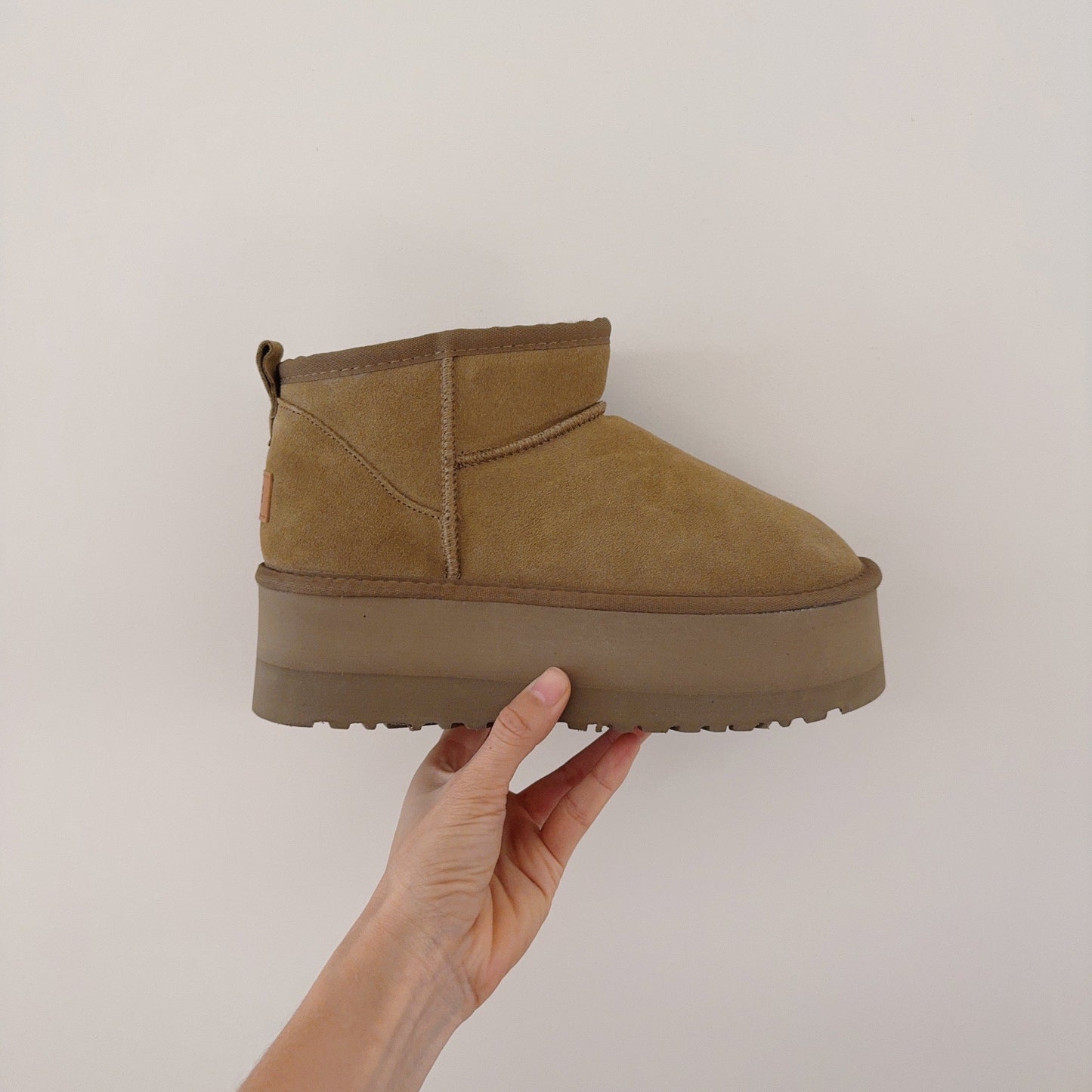 New ultra-high sole snow boots