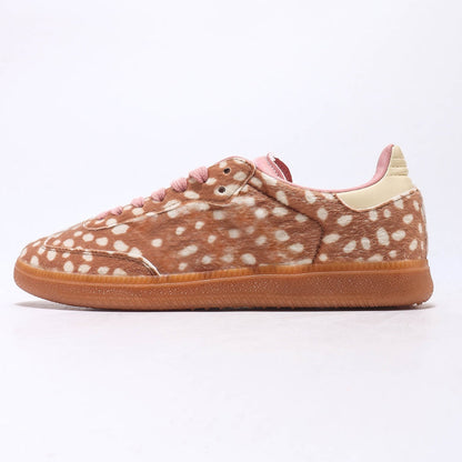 Women's new lace-up anti-slip and wear-resistant casual shoes have a shoe box