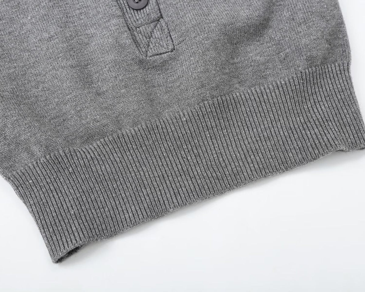 Women's short sleeved breasted knitted top
