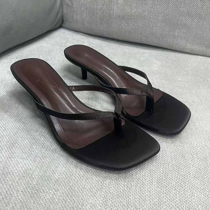 Women's new fashion square head, short heel and thin toe, wearing sandals and slippers.