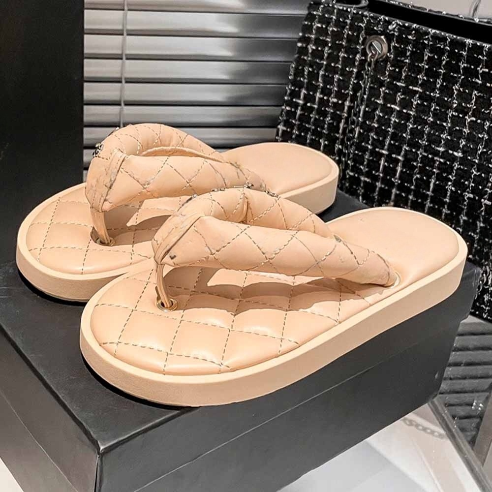 Women's new soft-soled leisure slippers have a shoe box