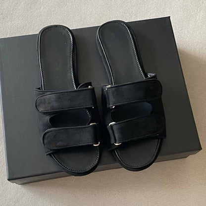 Women's new thin-soled hook and loop slippers have a shoe box.